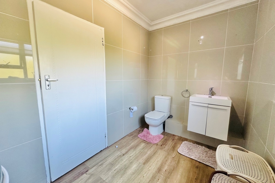 4 Bedroom Property for Sale in Providentia Eastern Cape